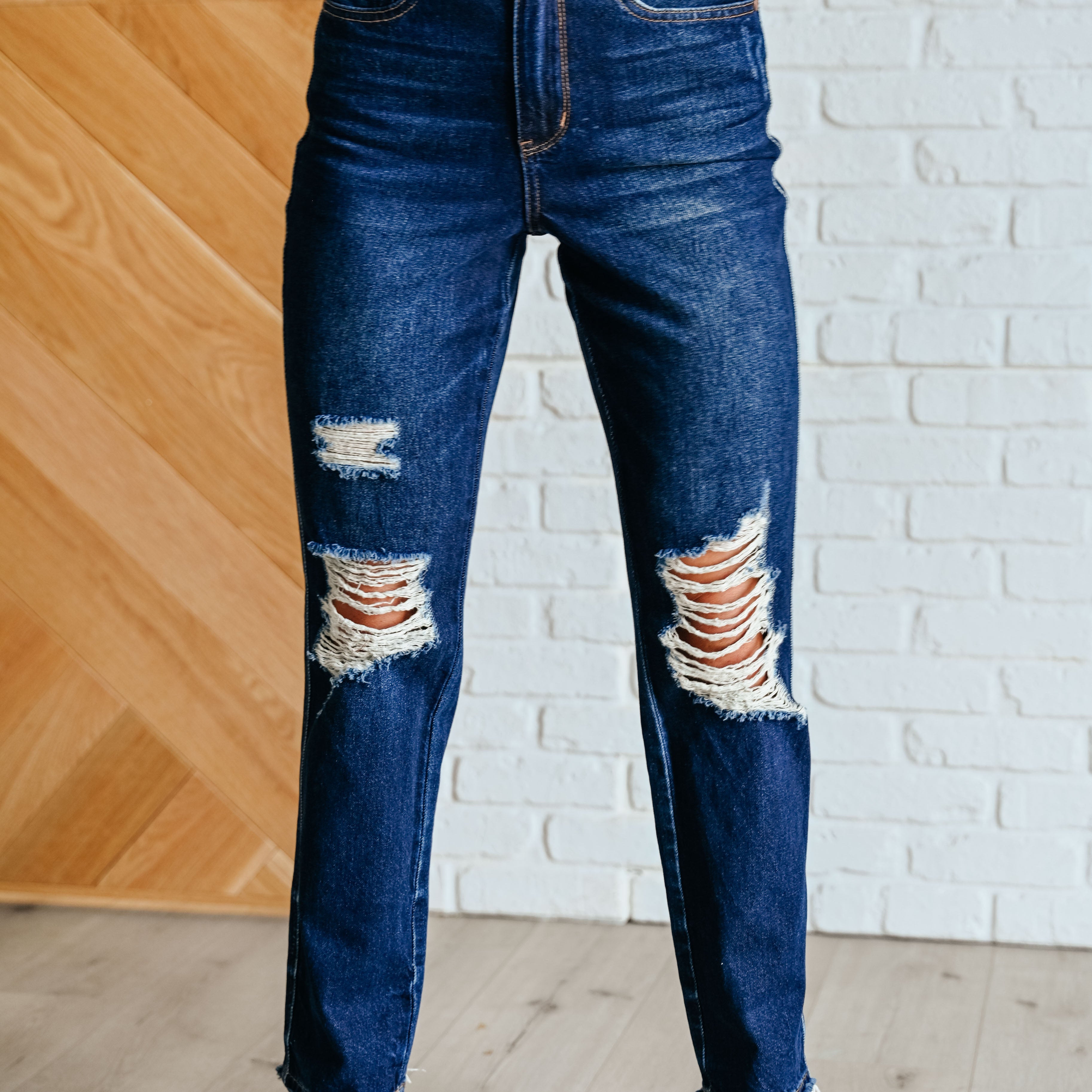 Judy Blue - Montana High Rise Rigid Magic Distressed Straight Jeans