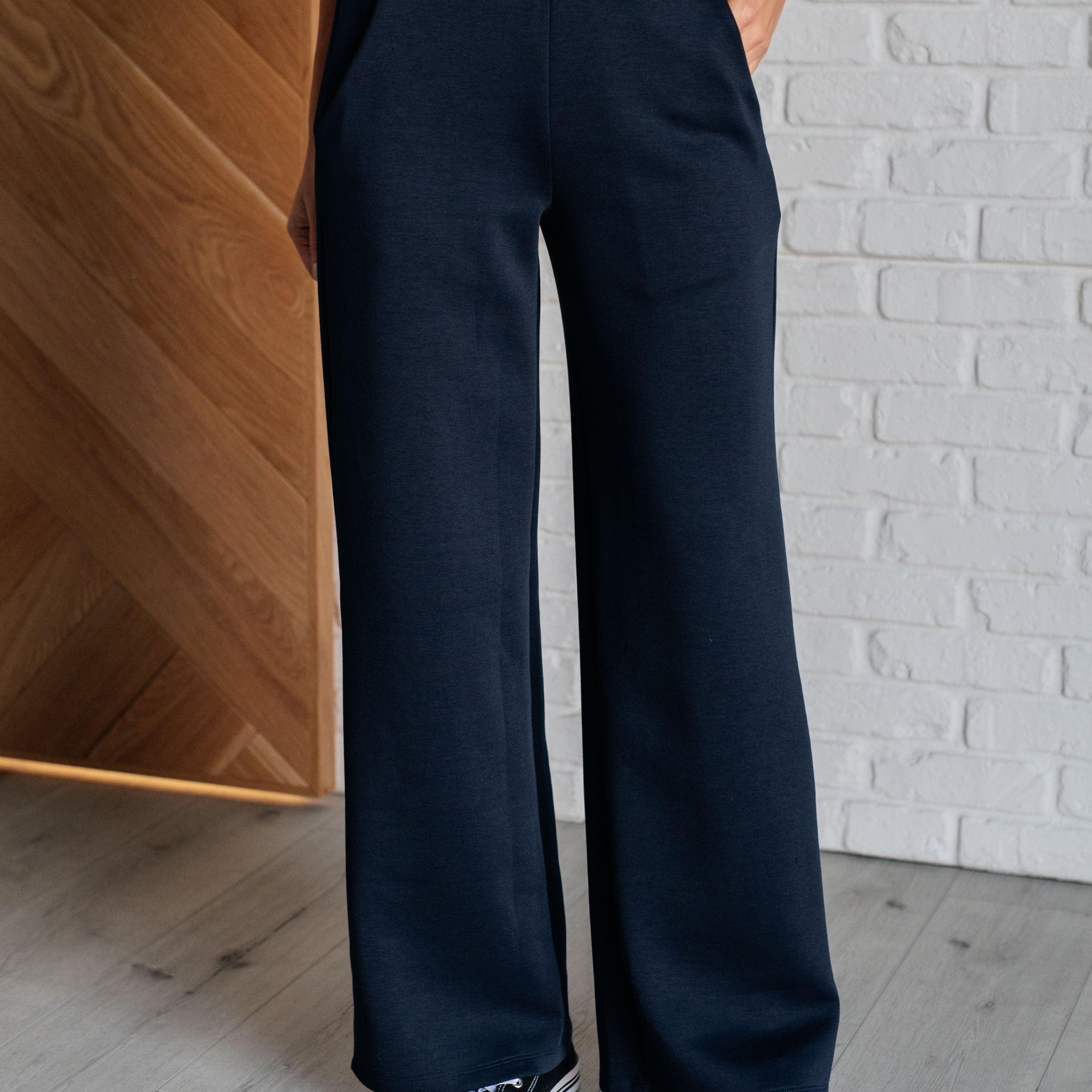 Resort Travel Wide Leg Crop Pant in Navy
