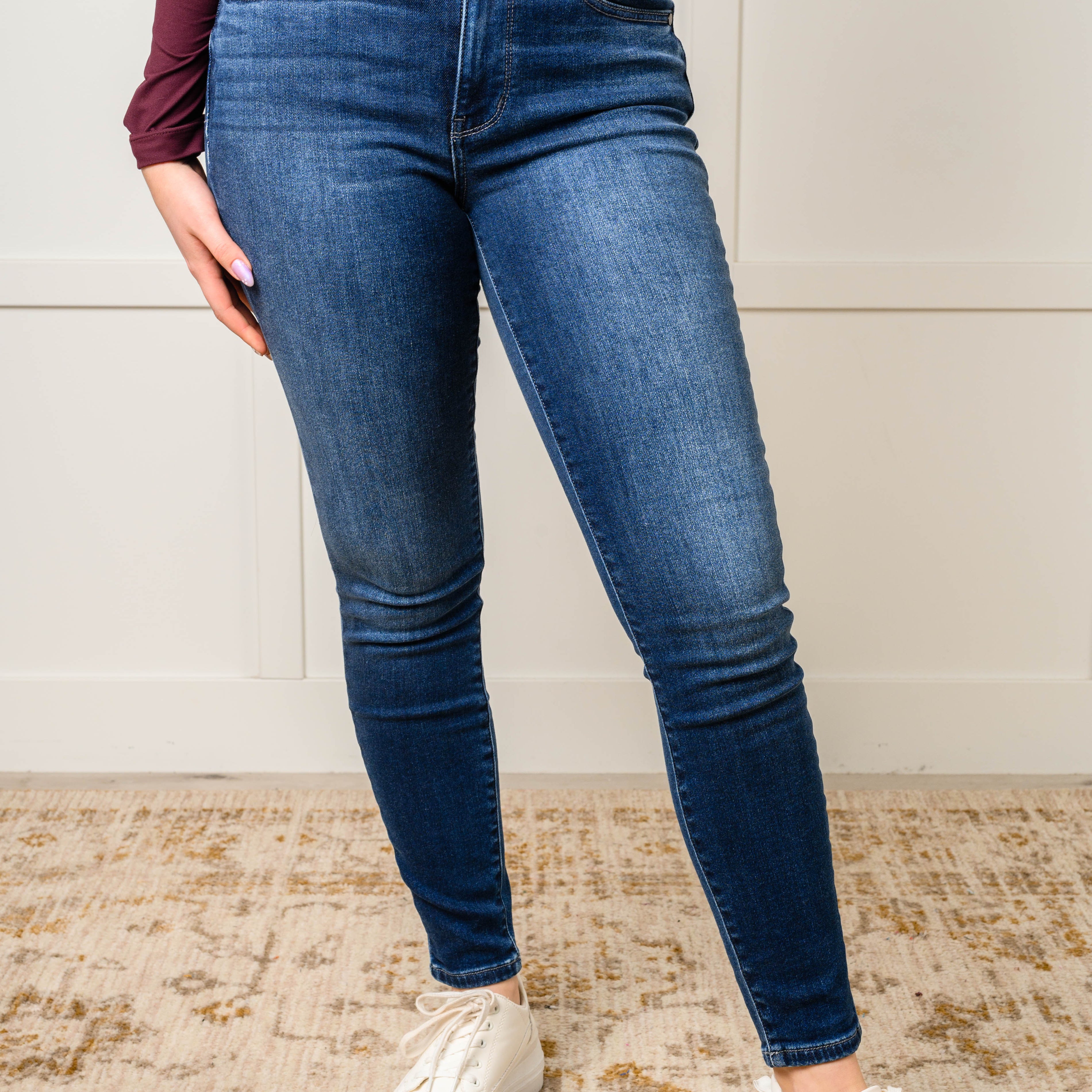 Judy Blue - Skylar Mid Rise Thermal Vintage Skinny Jean