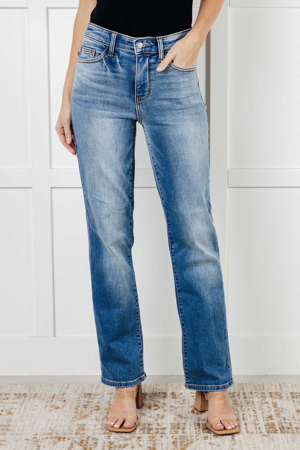 Judy Blue - Nivea Vintage Wash Thermal Straight Jeans