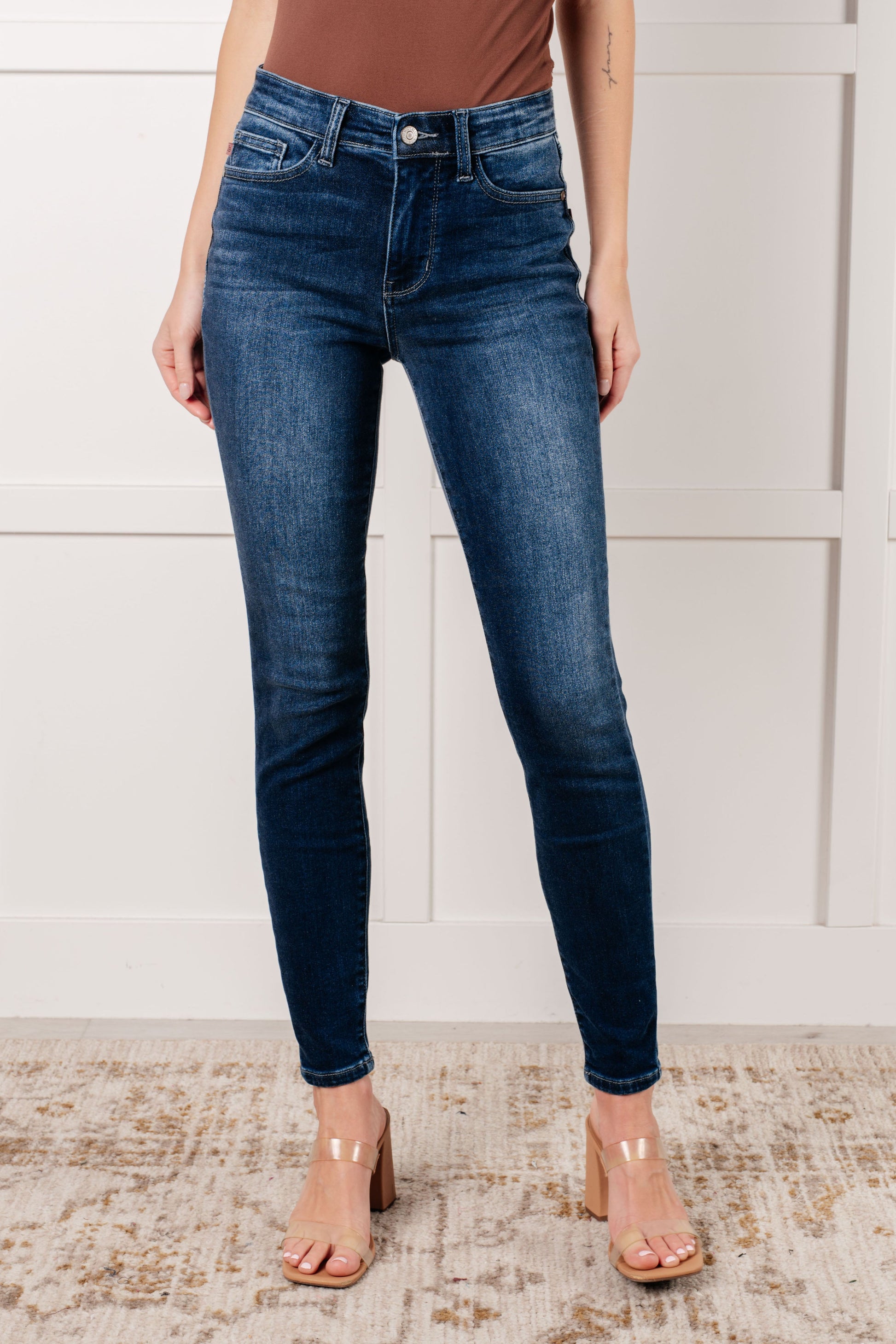 Judy Blue - Skylar Mid Rise Thermal Vintage Skinny Jean