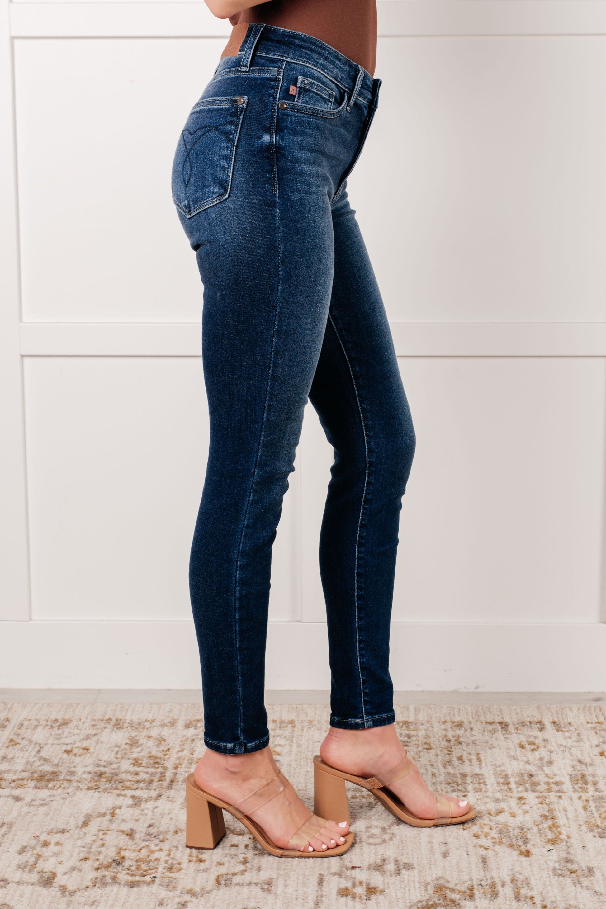Judy Blue - Skylar Mid Rise Thermal Vintage Skinny Jean