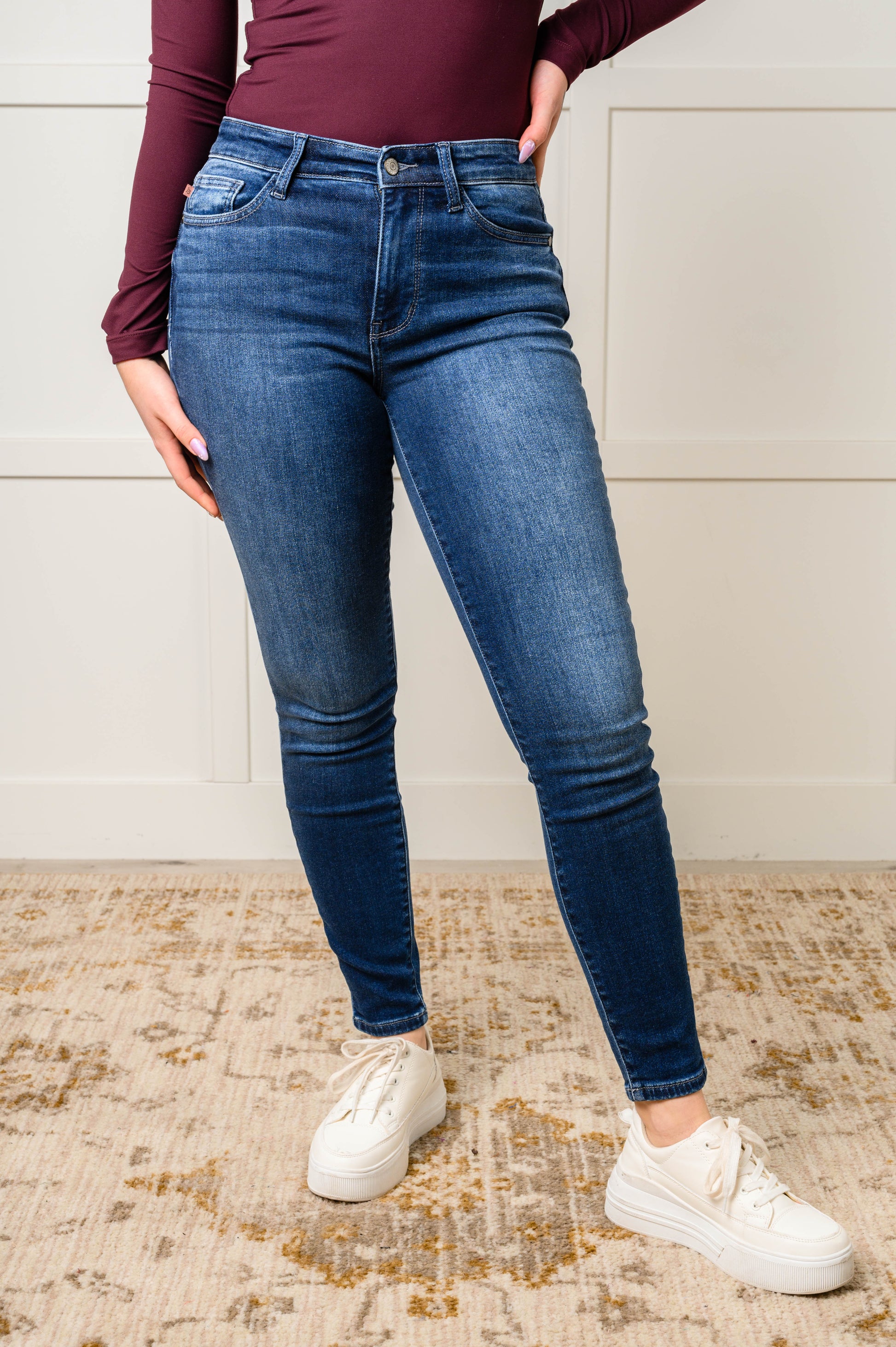 Judy Blue - Skylar Mid Rise Thermal Vintage Skinny Jean